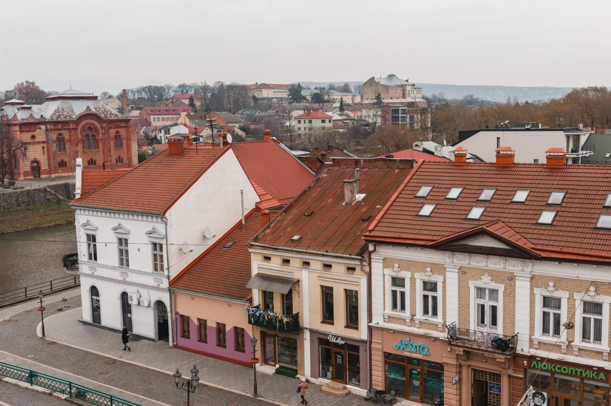 Old Continent Hotel Oezjhorod Buitenkant foto